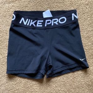 Women’s nike pro 3” shorts